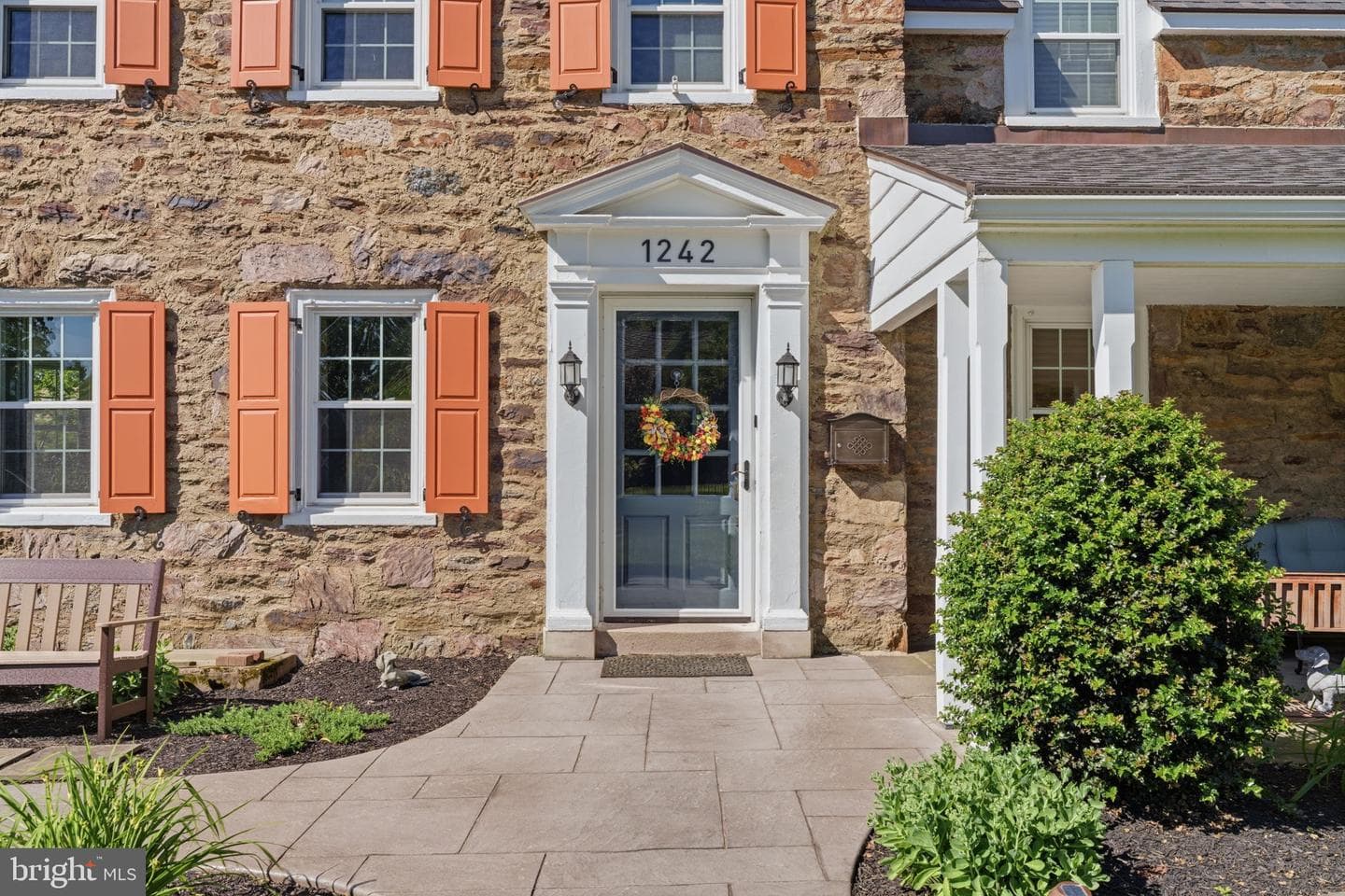 1242 Gordon Road photo 4