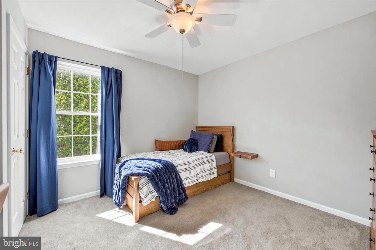 810 Elizabeth Court photo 16