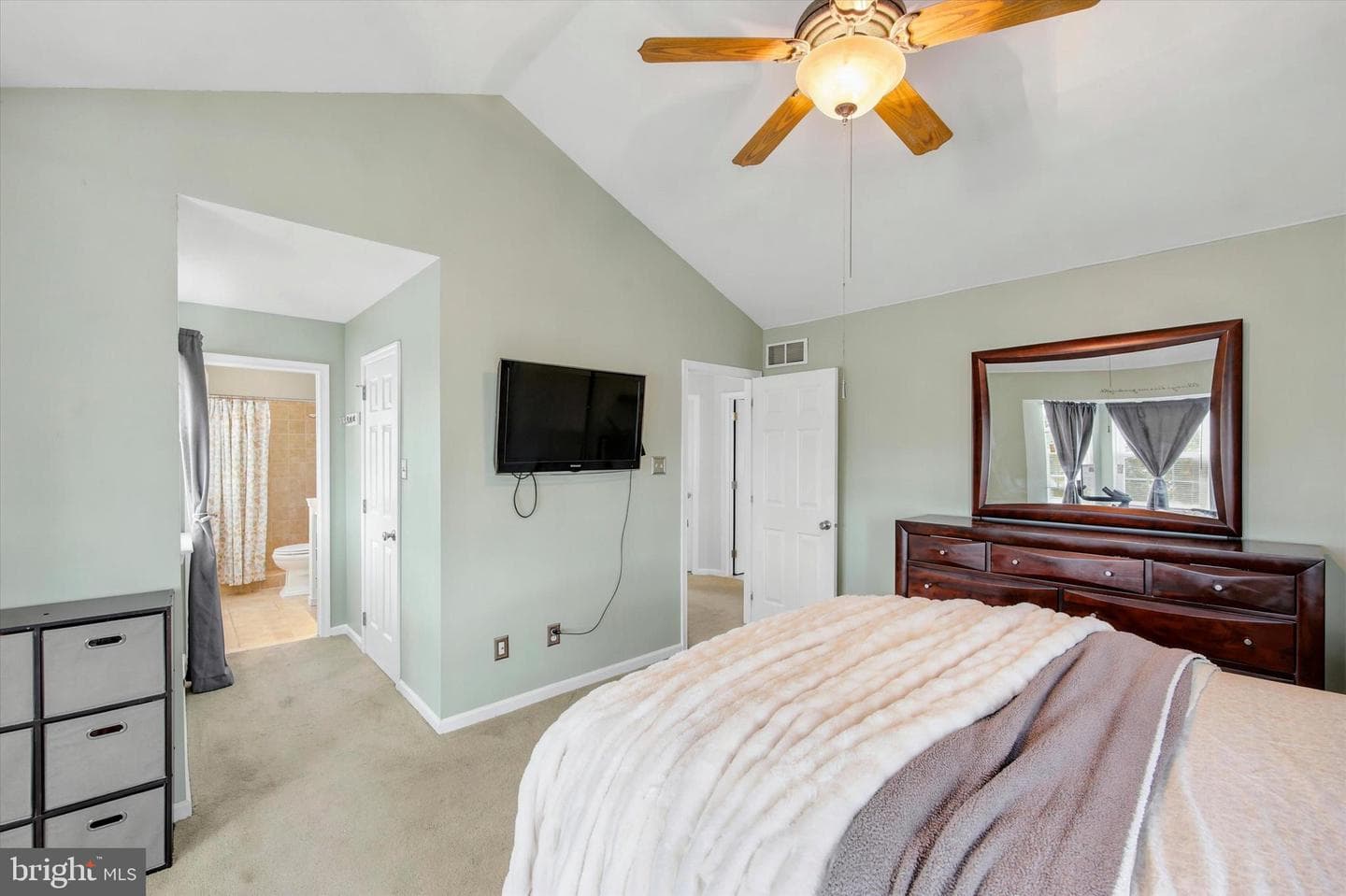810 Elizabeth Court photo 23