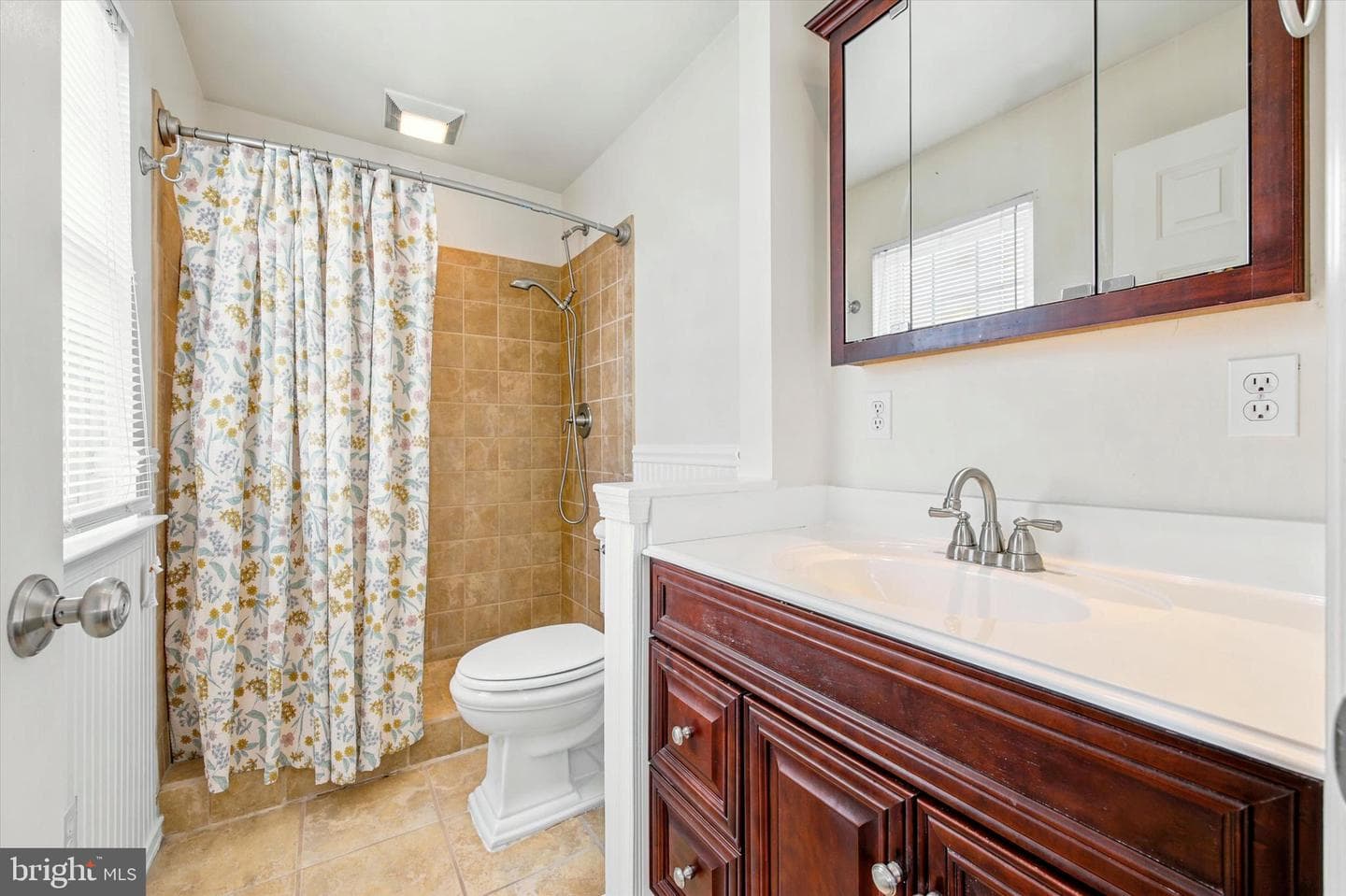 810 Elizabeth Court photo 24