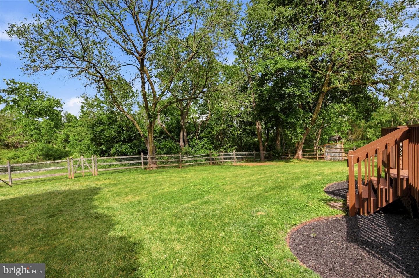 810 Elizabeth Court photo 32