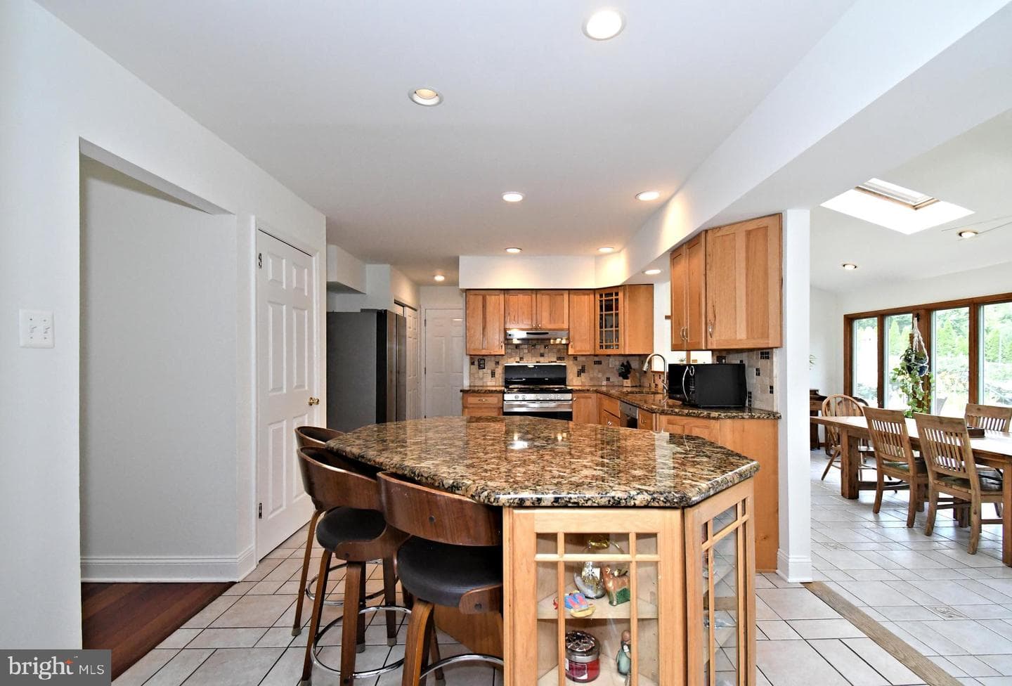 103 Chaucer Court photo 17