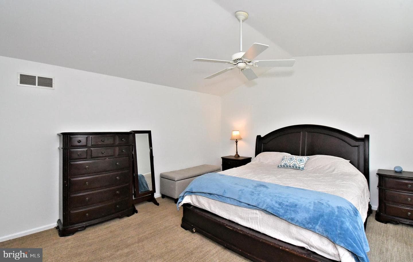 103 Chaucer Court photo 31