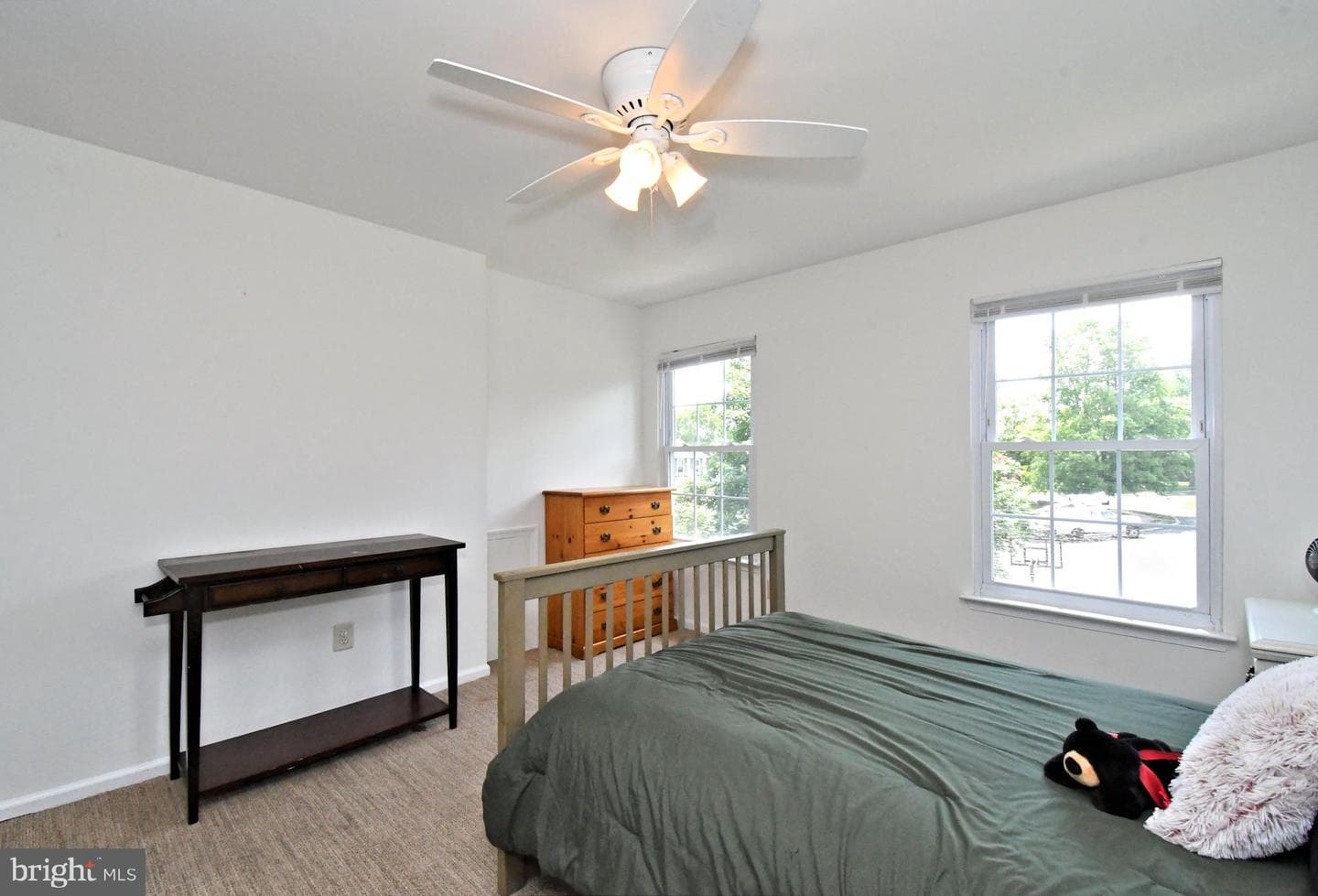 103 Chaucer Court photo 37