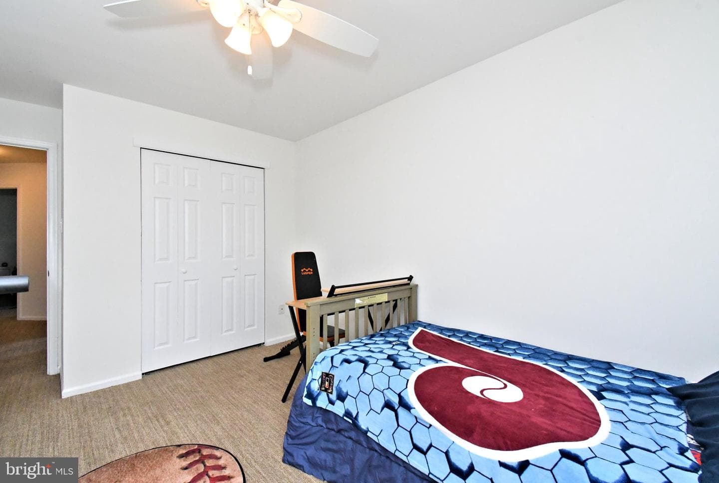 103 Chaucer Court photo 40