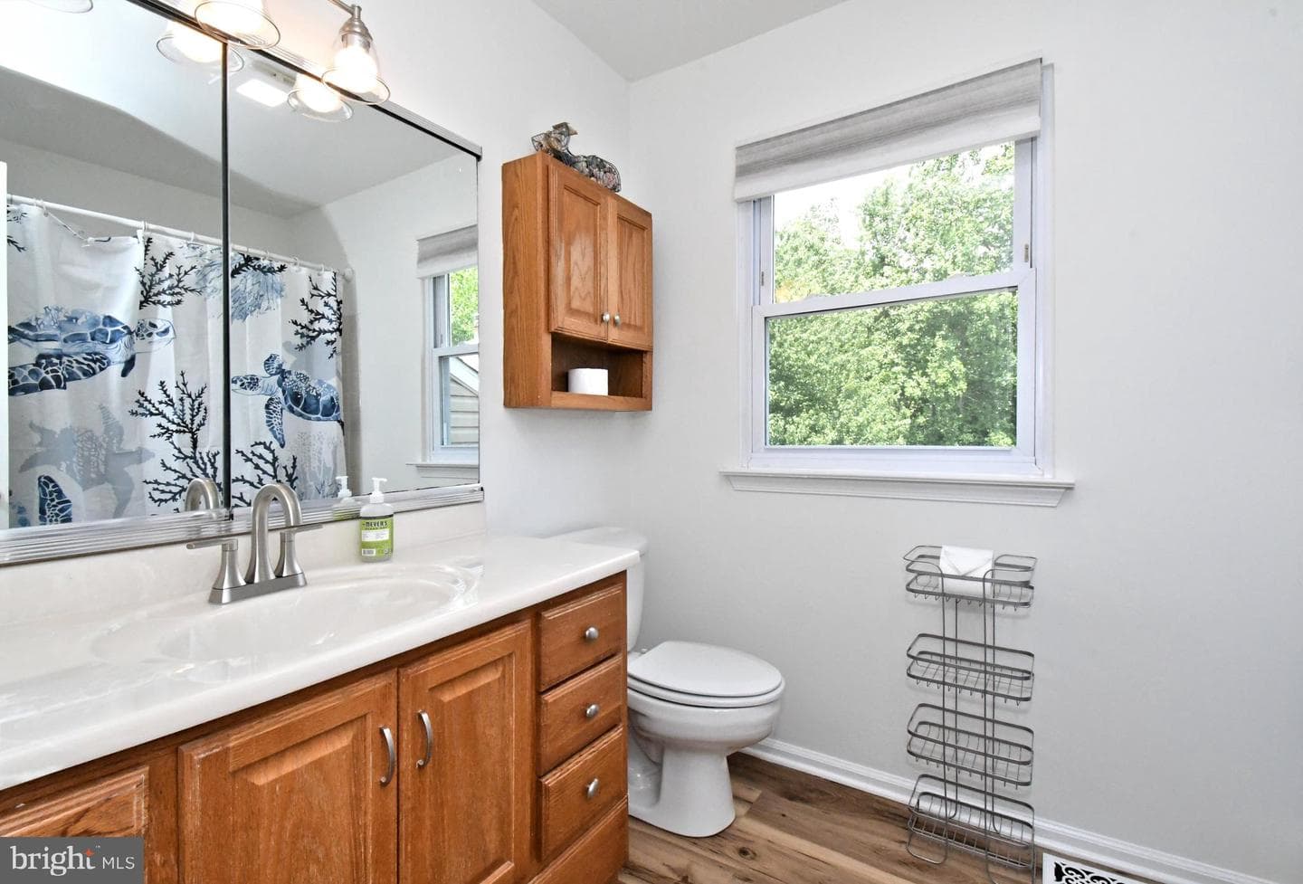103 Chaucer Court photo 44