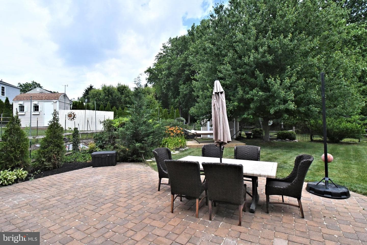 103 Chaucer Court photo 55