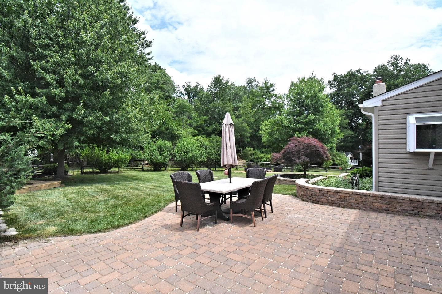 103 Chaucer Court photo 56
