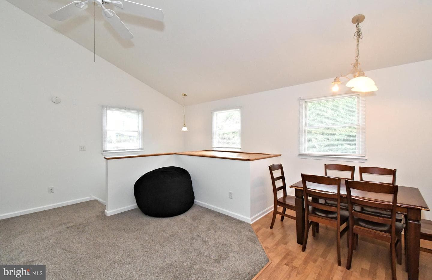 103 Chaucer Court photo 69