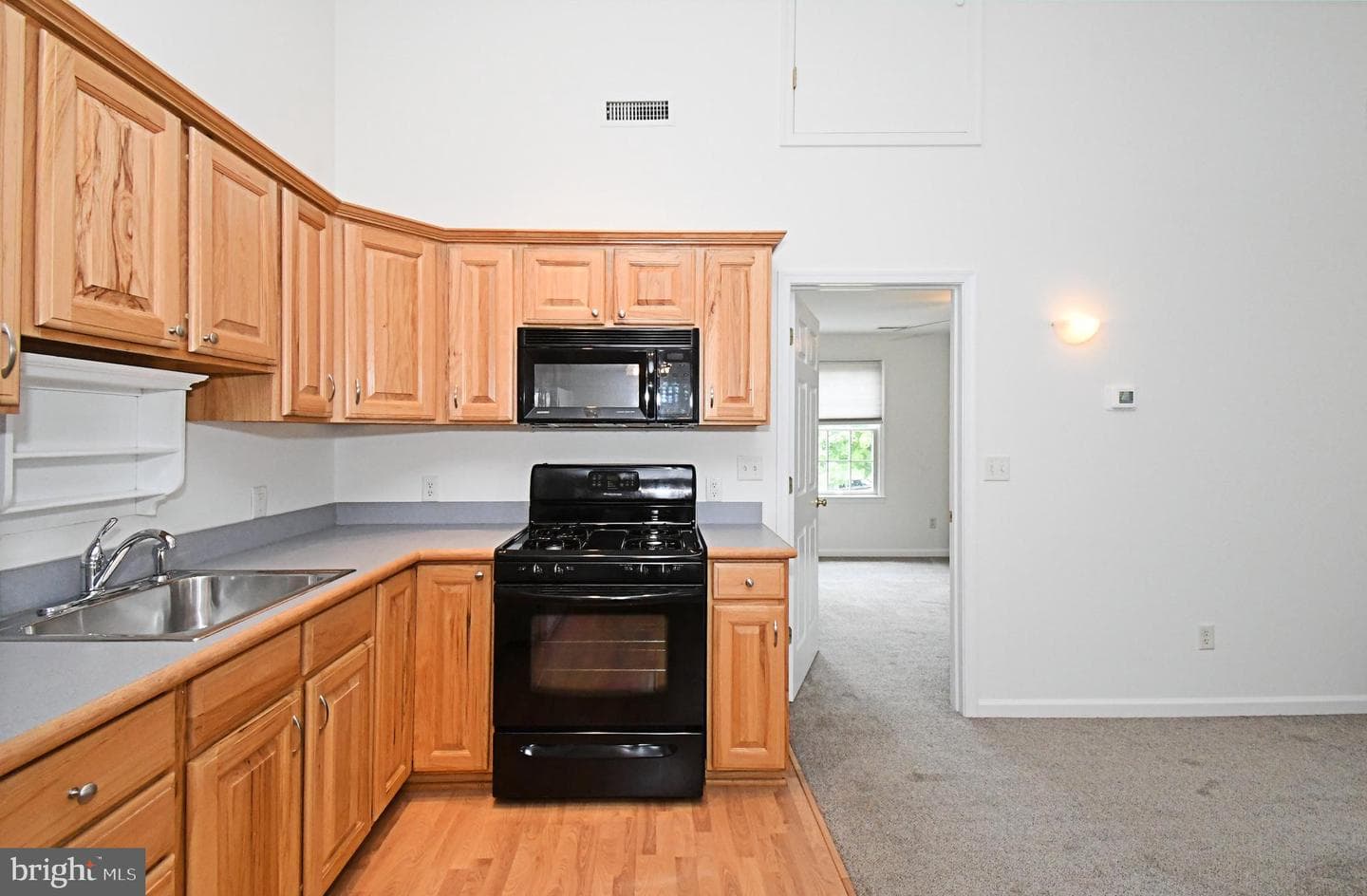 103 Chaucer Court photo 73