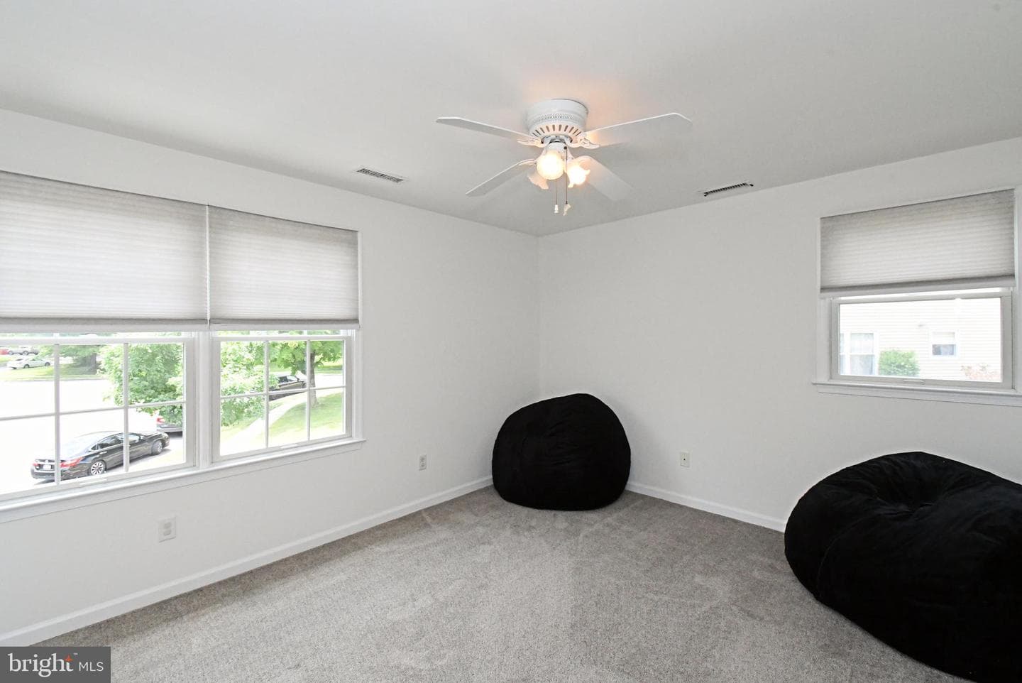103 Chaucer Court photo 78