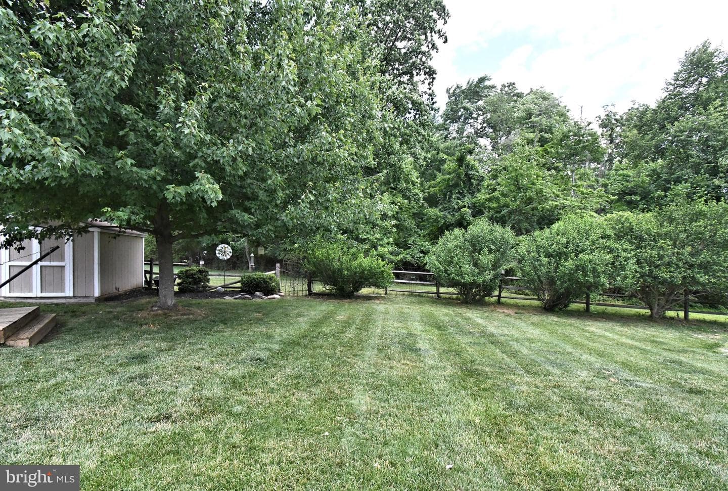 103 Chaucer Court photo 81