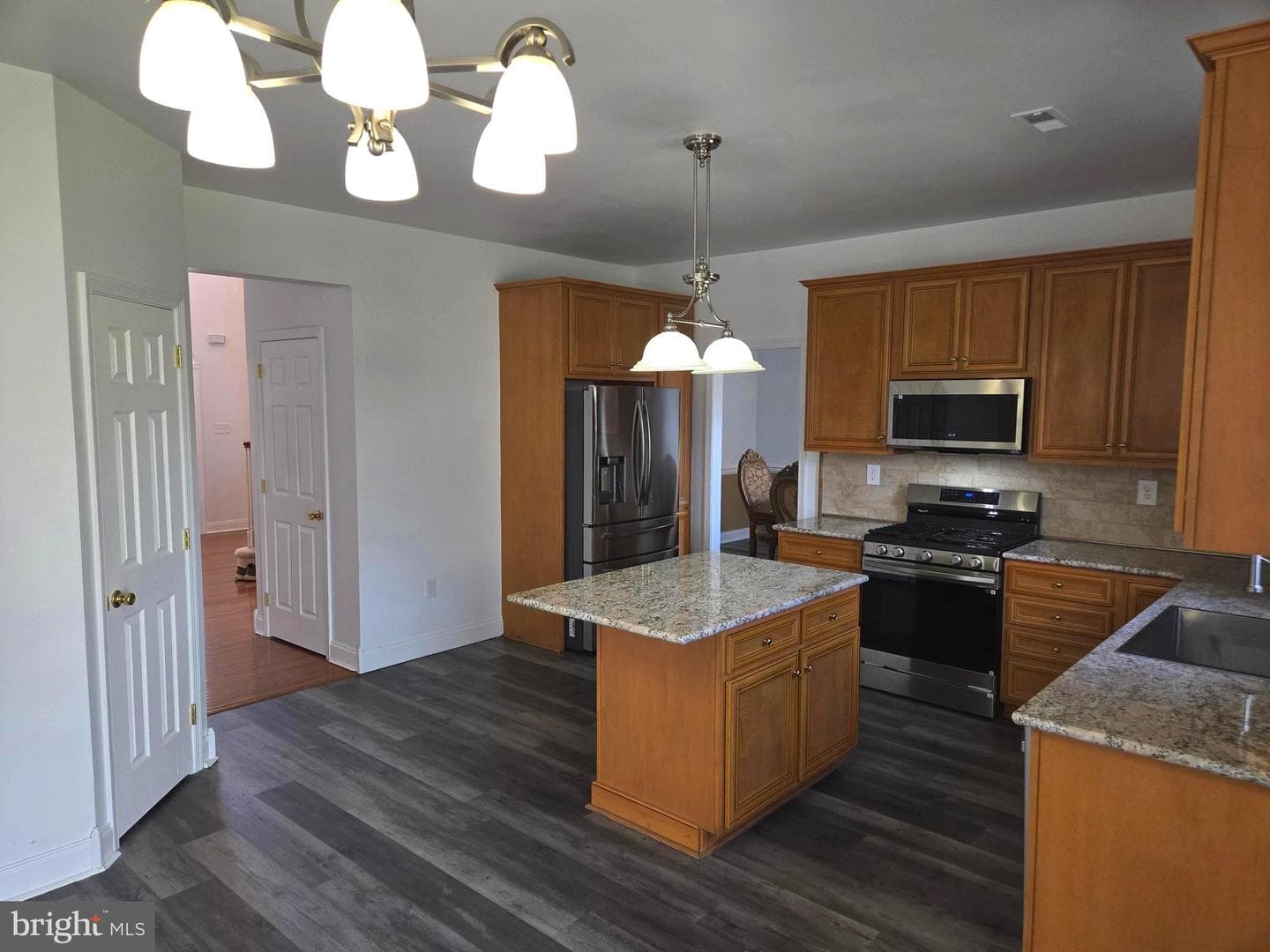 100 Lilac Lane photo 18