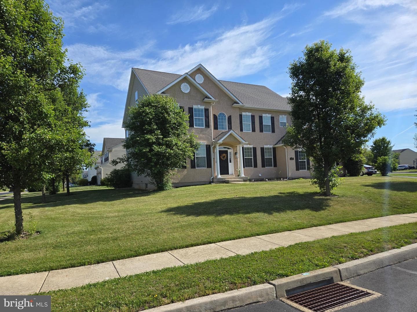 100 Lilac Lane photo 3