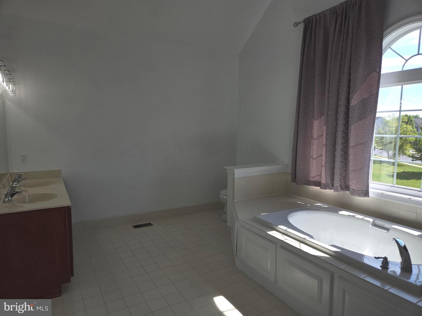 100 Lilac Lane photo 37