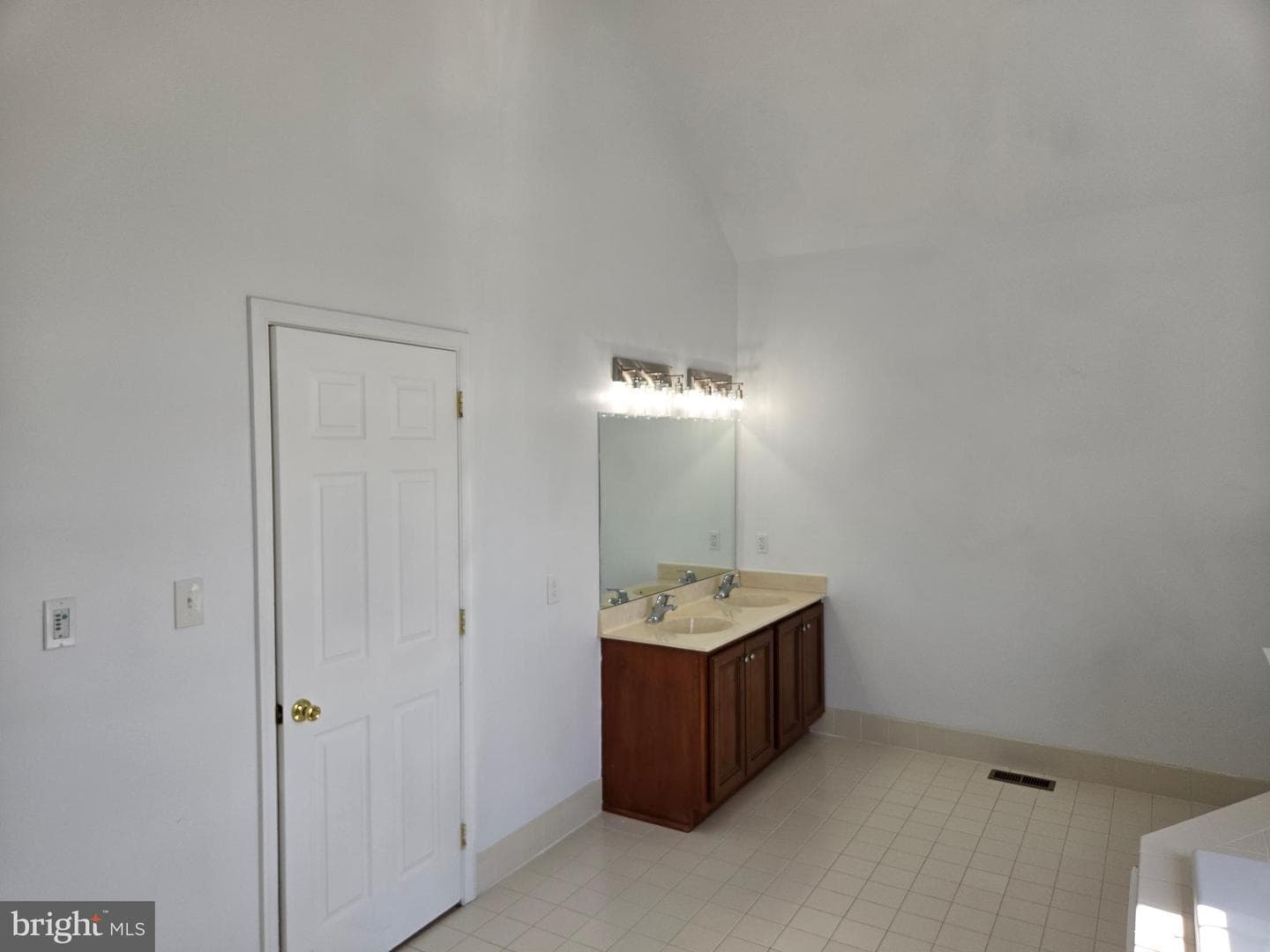 100 Lilac Lane photo 38