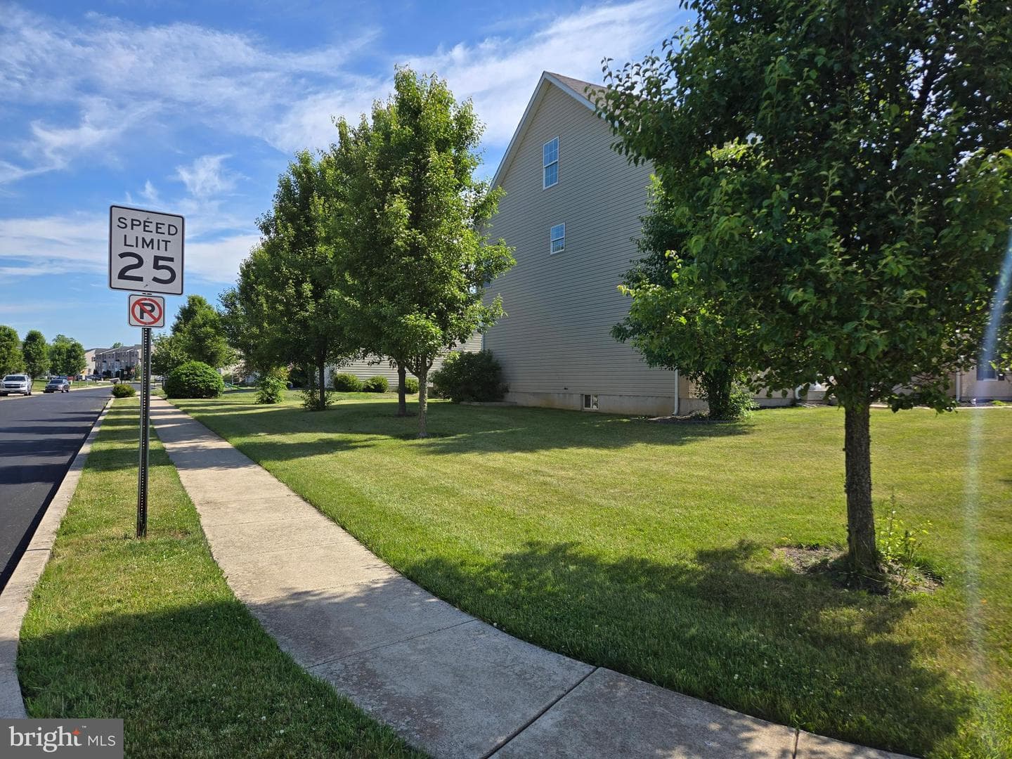 100 Lilac Lane photo 4