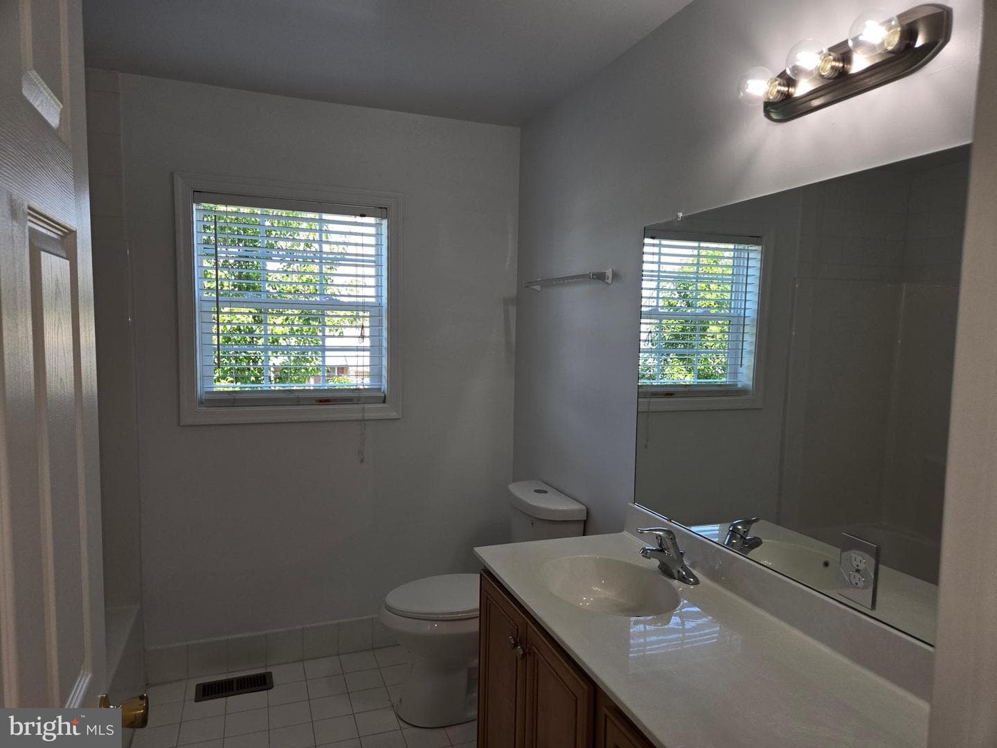 100 Lilac Lane photo 47