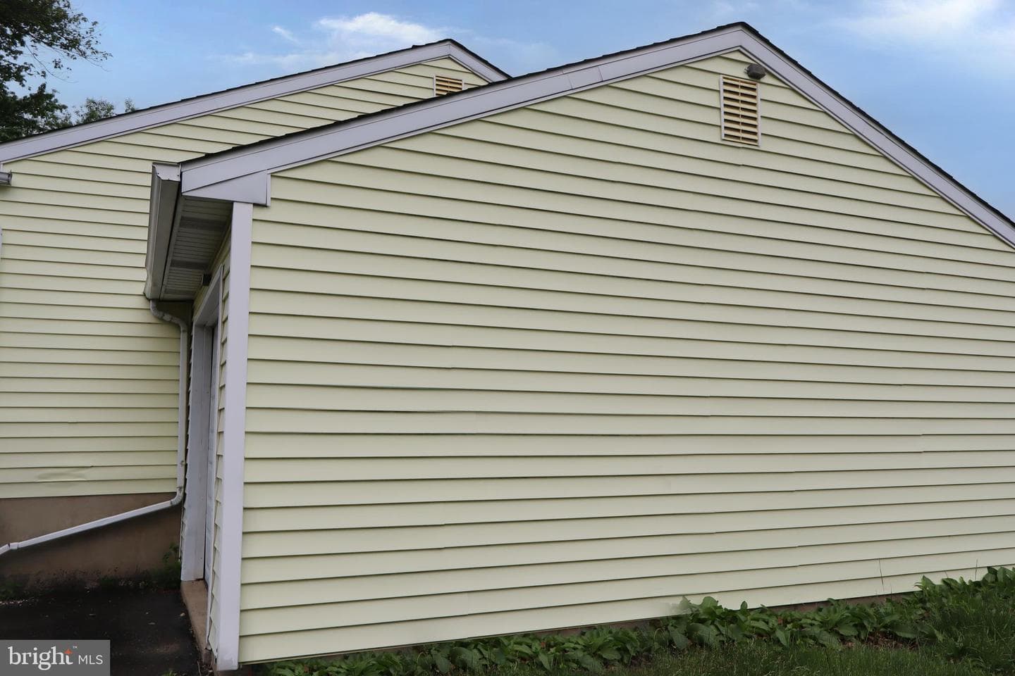 1203 Osbourne Avenue photo 3