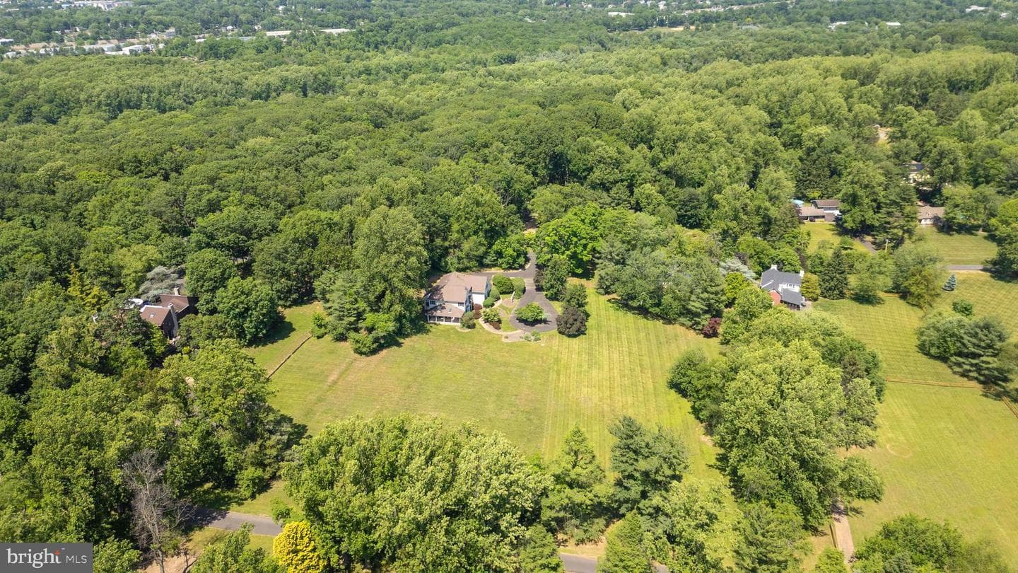 2160 Huntingdon Road photo 58