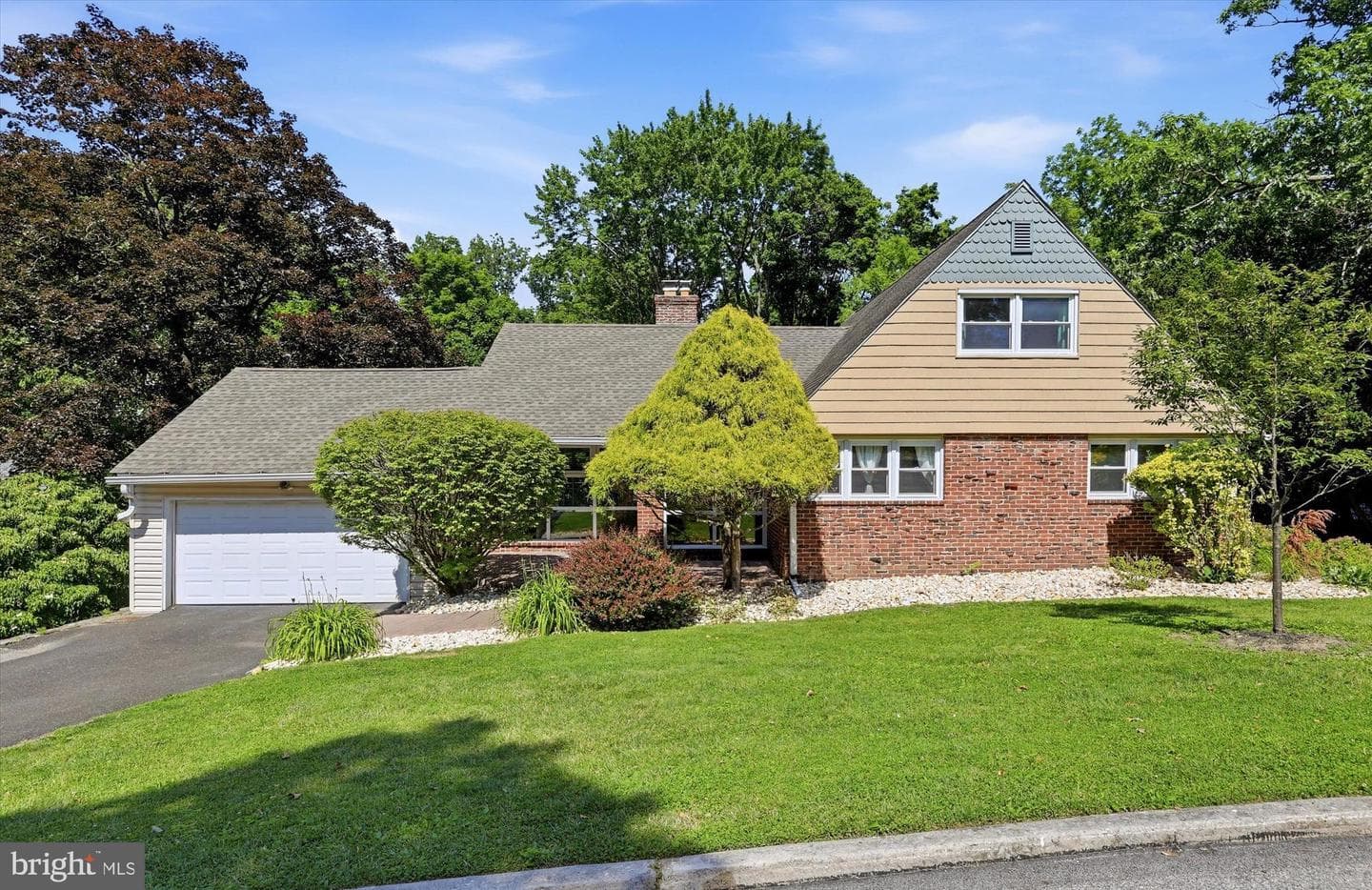 417 Meadowbrook Lane photo 1