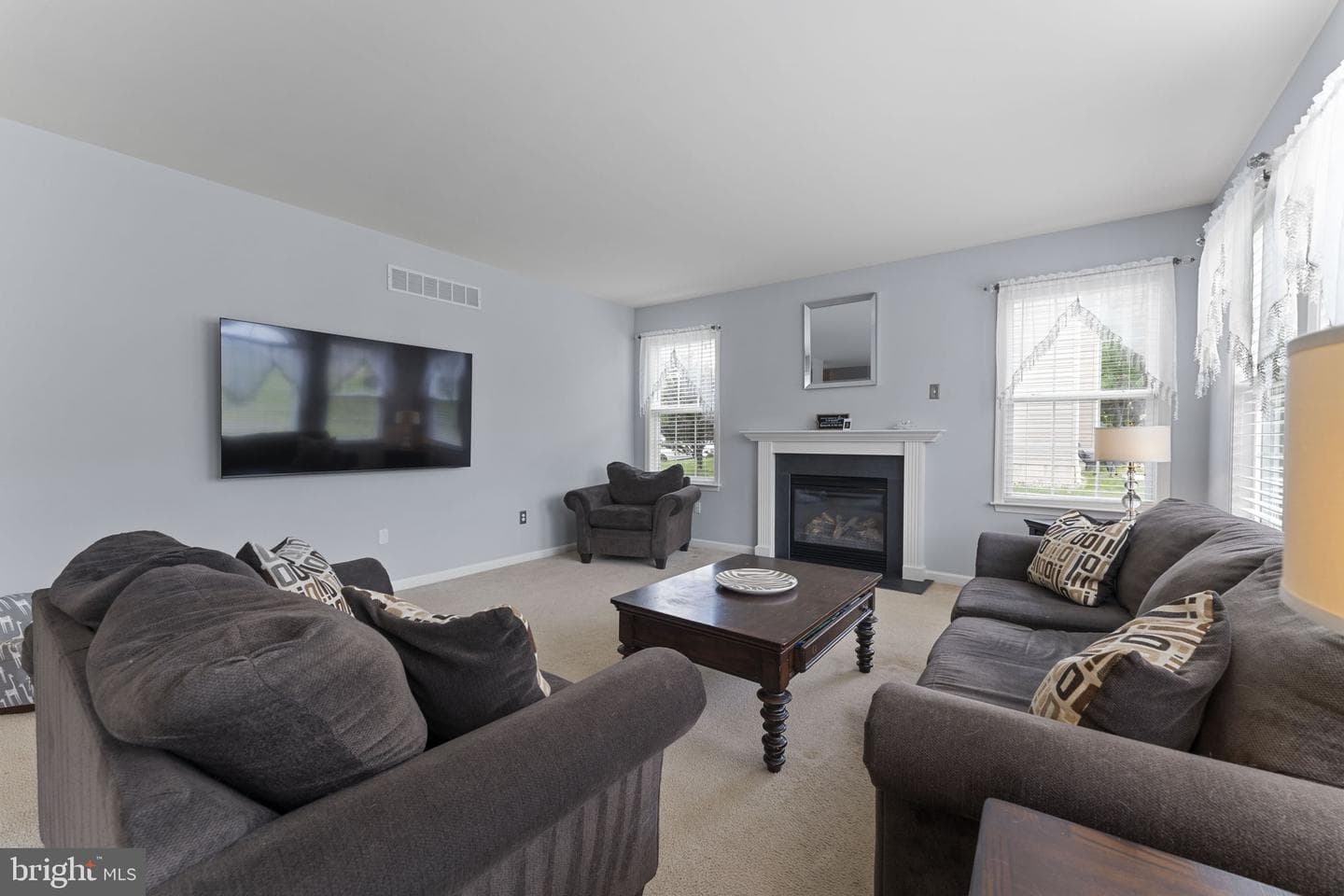 114 Lawrence Drive photo 17