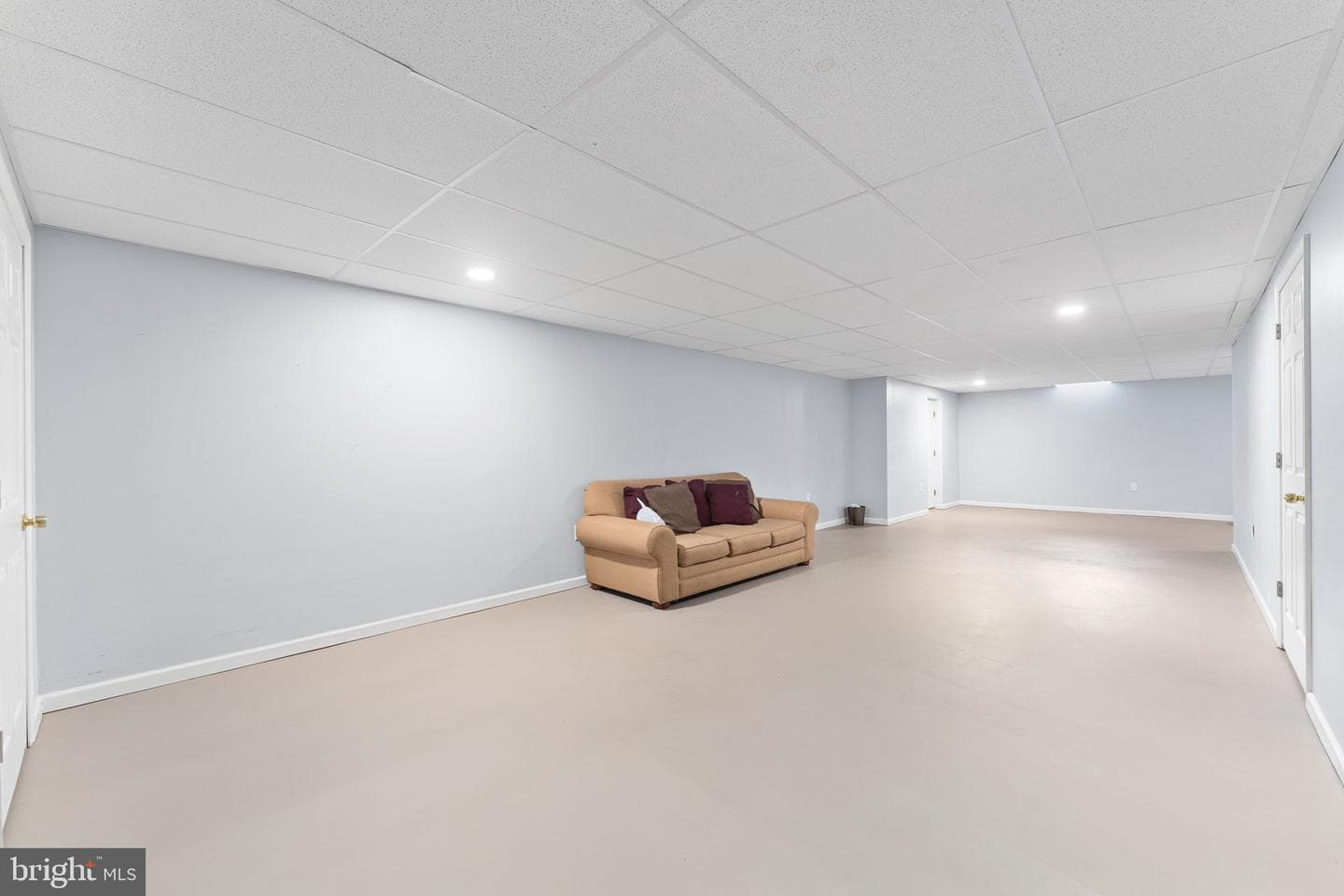 114 Lawrence Drive photo 32