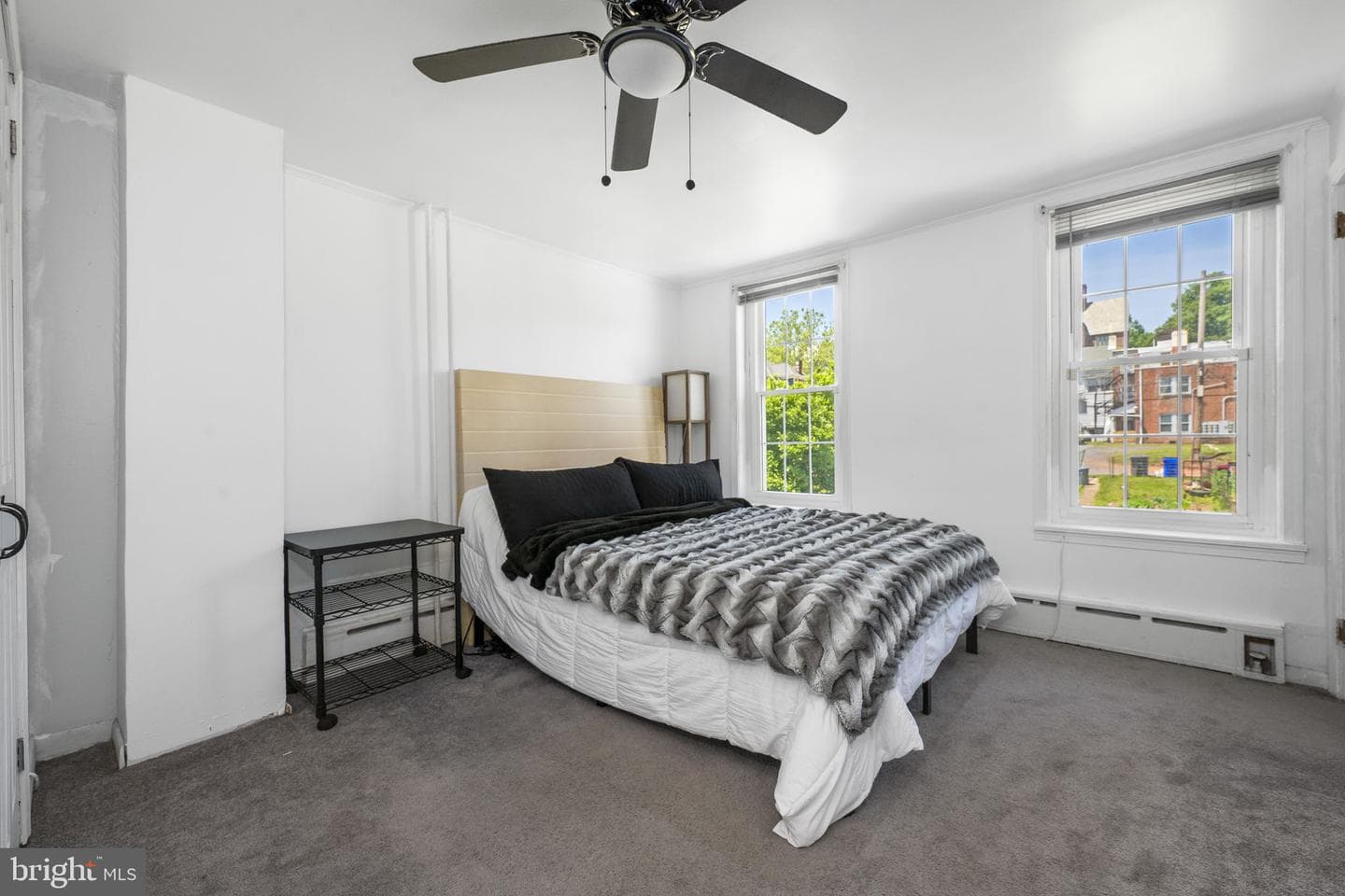 851 Queen Street photo 11