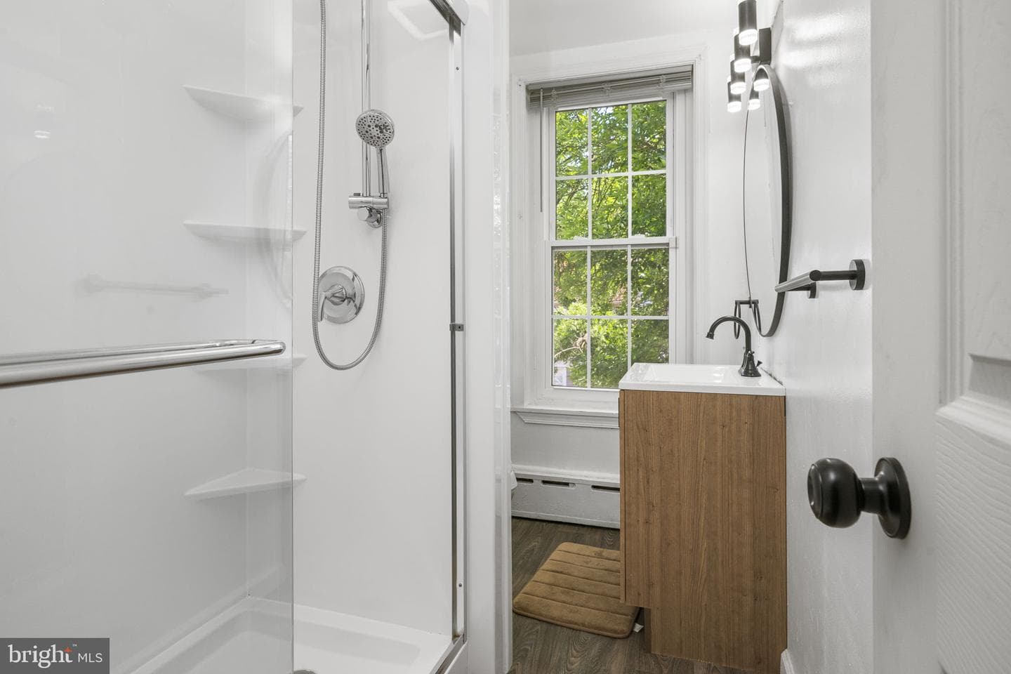 851 Queen Street photo 14