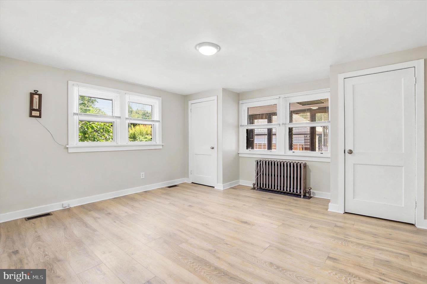 2339 E Vine Street photo 12