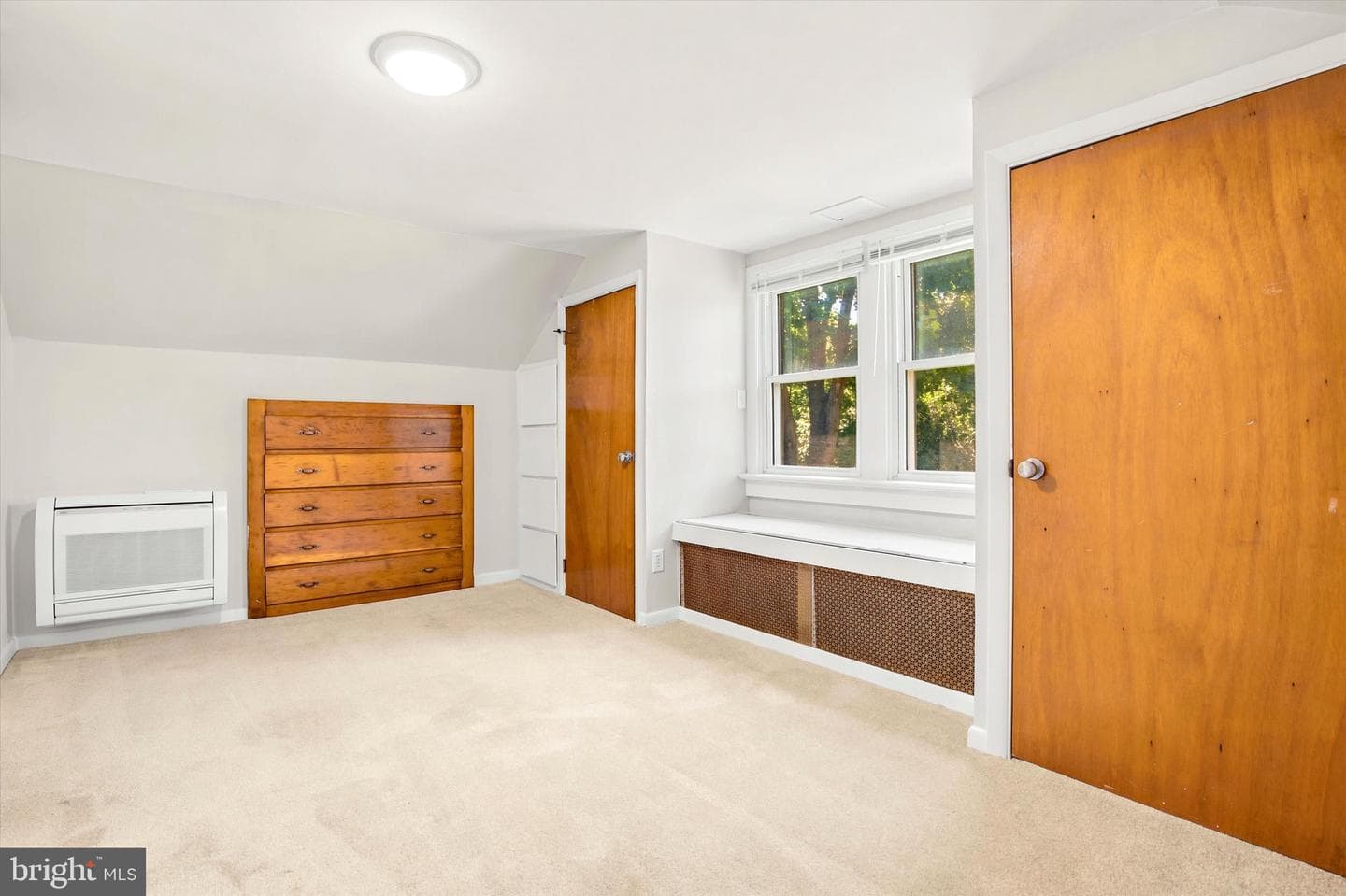 2339 E Vine Street photo 16