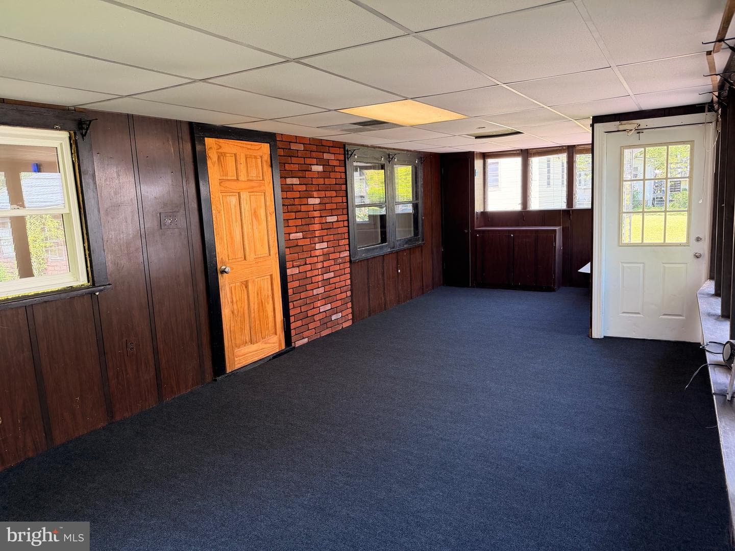 2339 E Vine Street photo 24