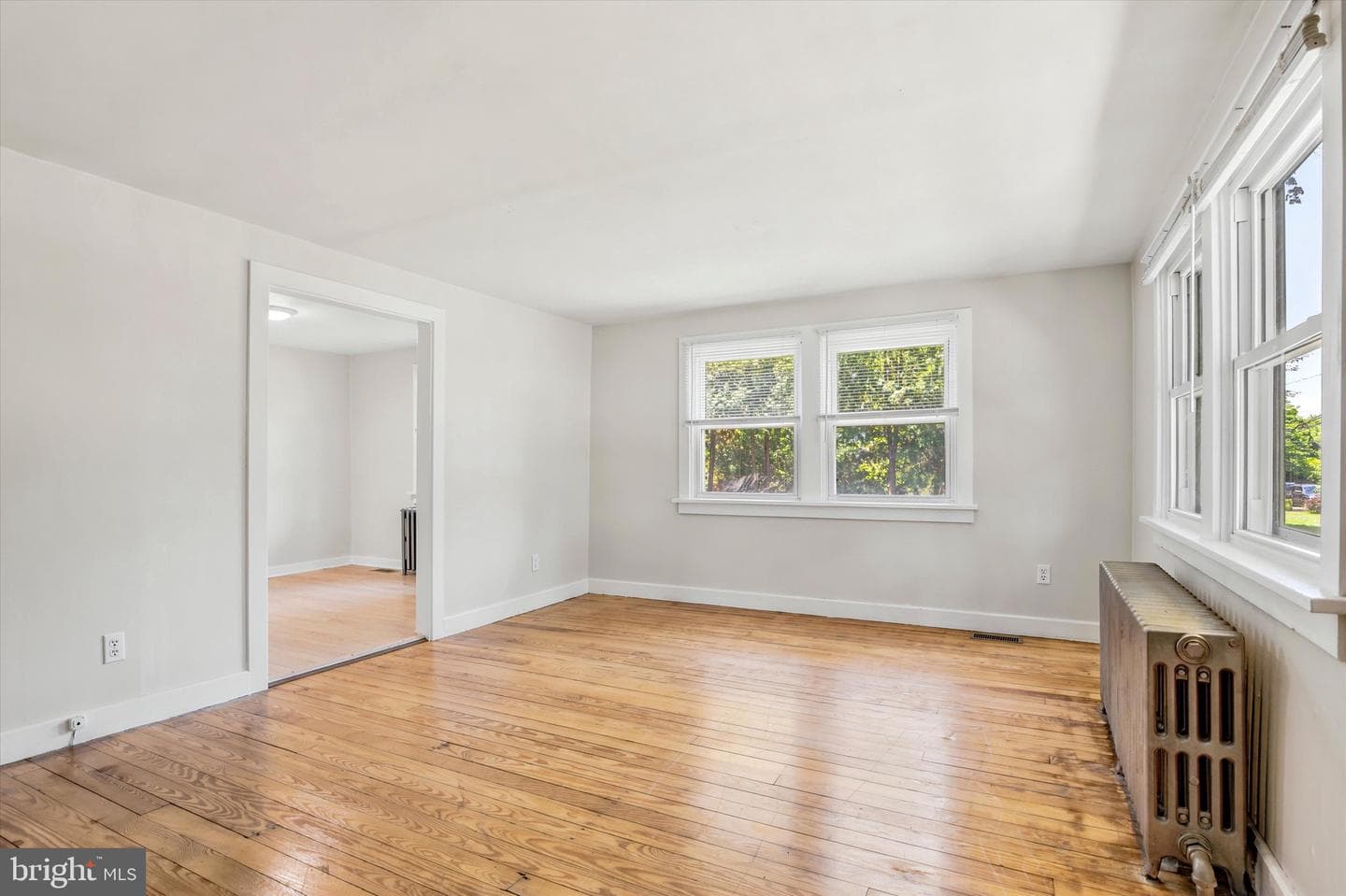2339 E Vine Street photo 3