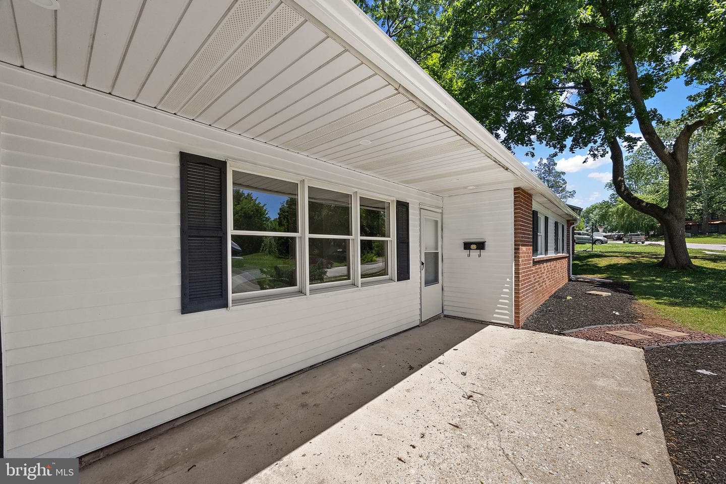 231 Orchard Lane photo 4