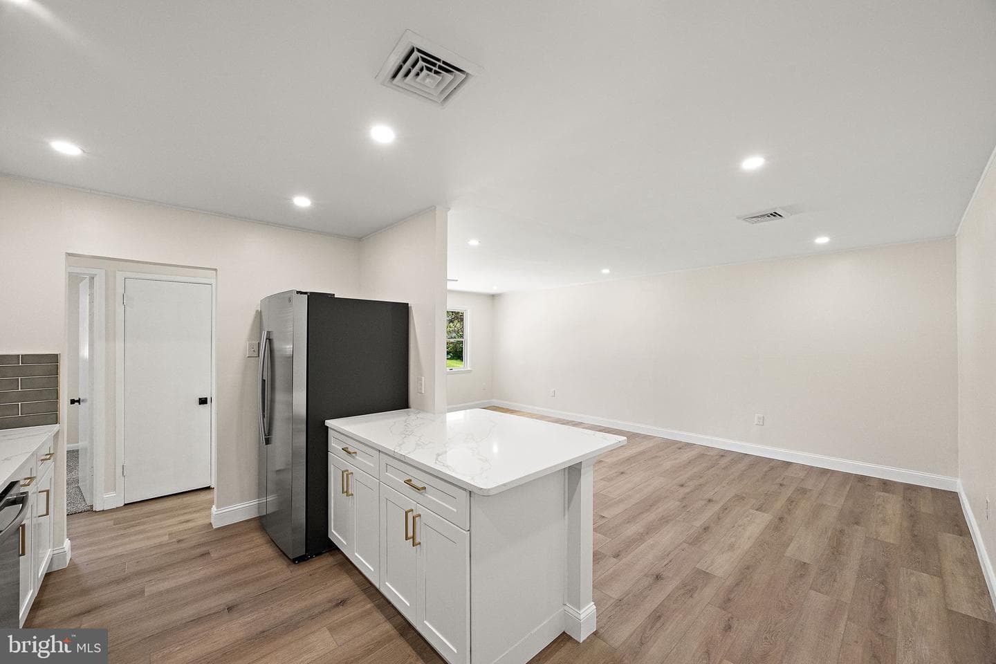 231 Orchard Lane photo 9