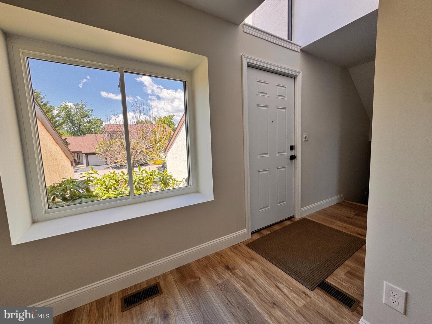 402 Harrison Place photo 4