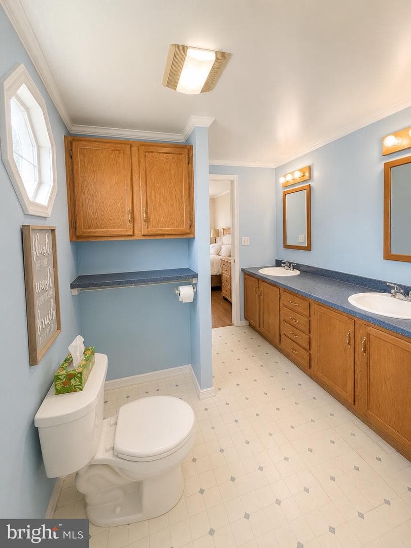 12 Longwood Court W photo 12