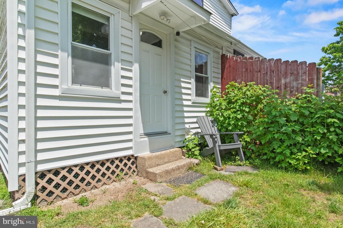 331 Elm Avenue photo 20