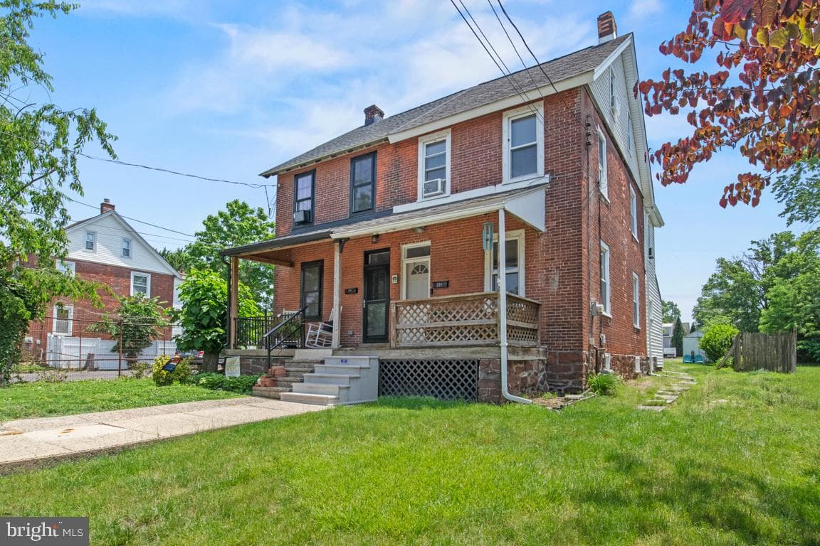 331 Elm Avenue photo 3