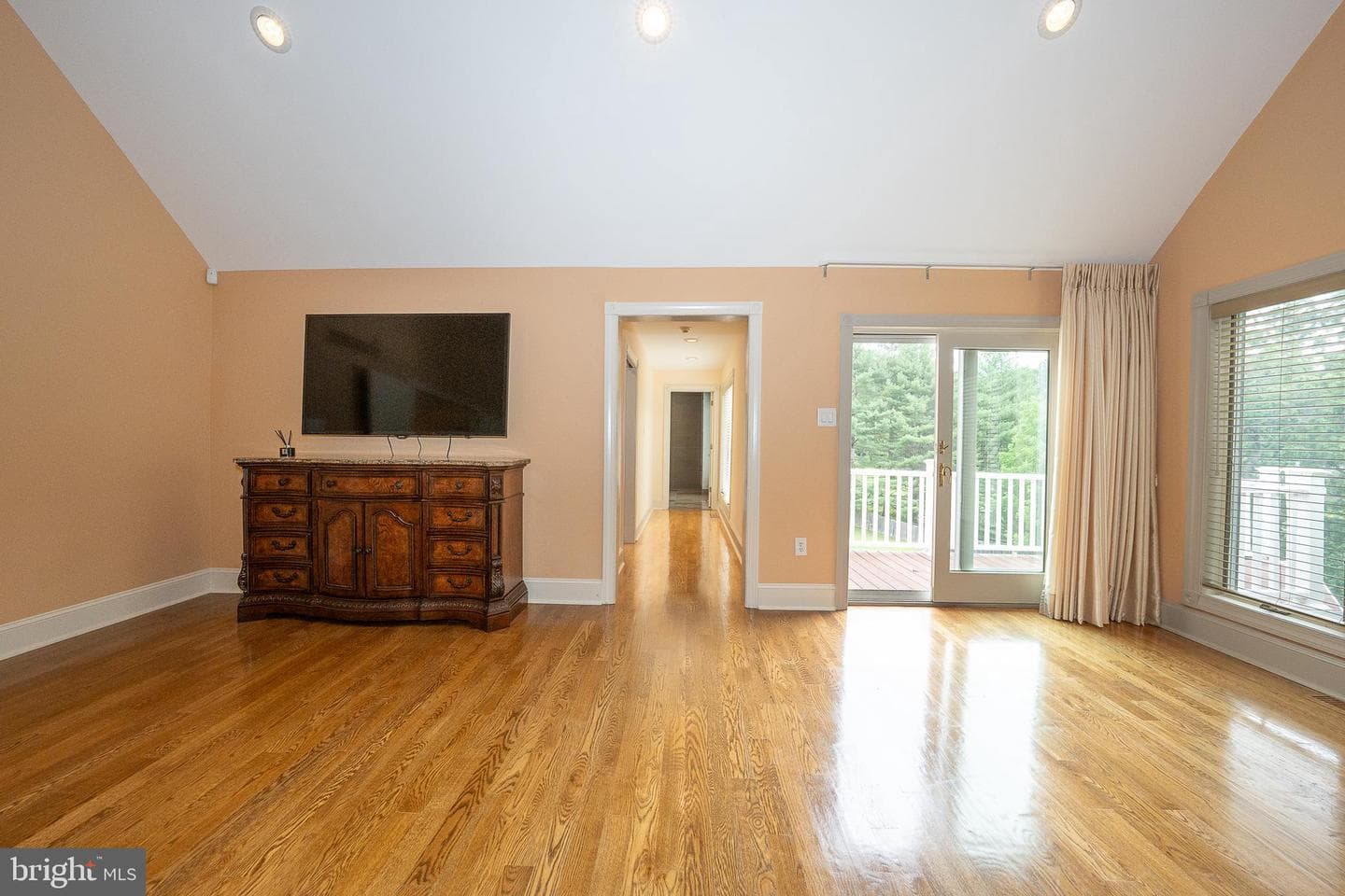 1041 Herkness Drive photo 31