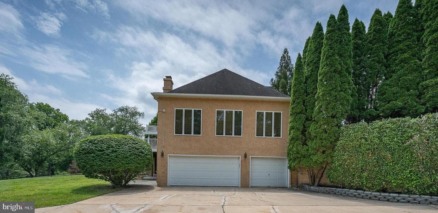 1041 Herkness Drive photo 79