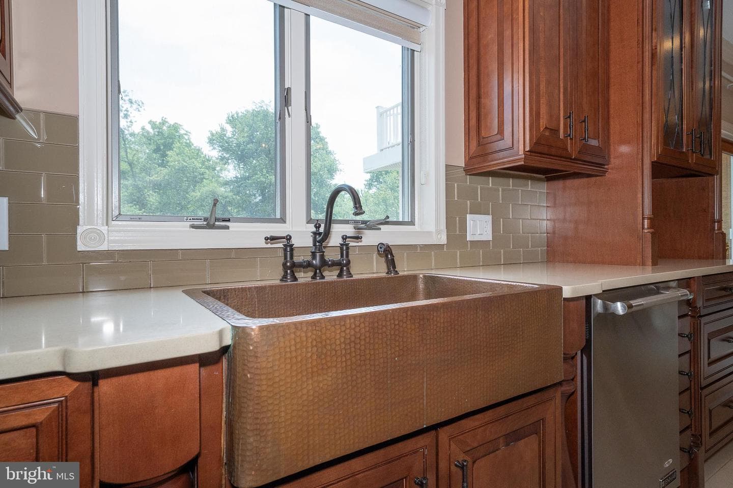 1041 Herkness Drive photo 9