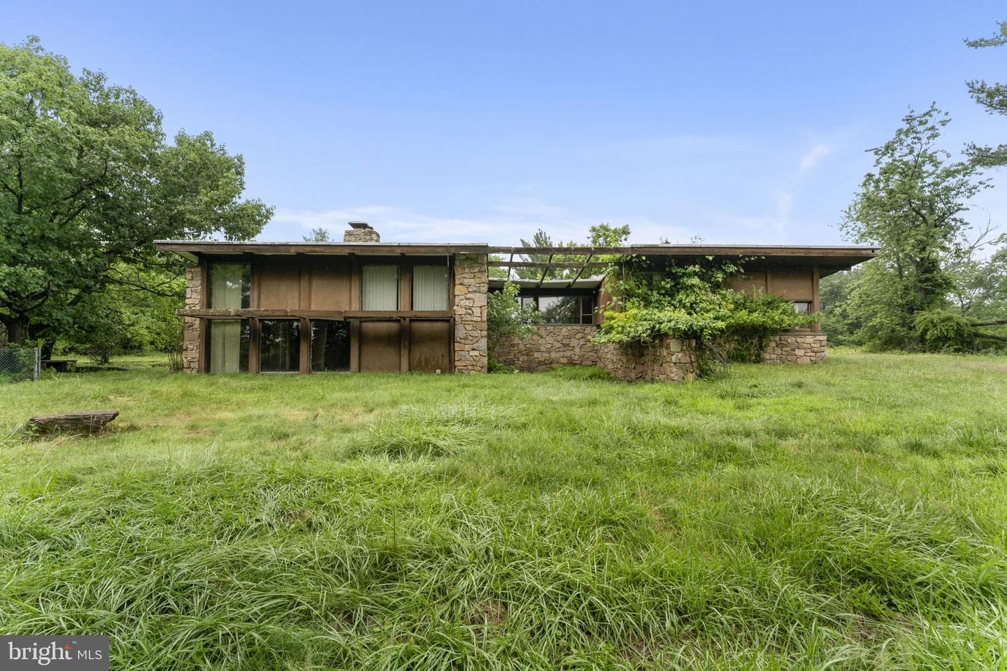 2935 Whitehall Road photo 4