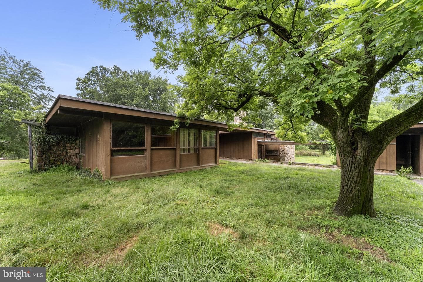 2935 Whitehall Road photo 7
