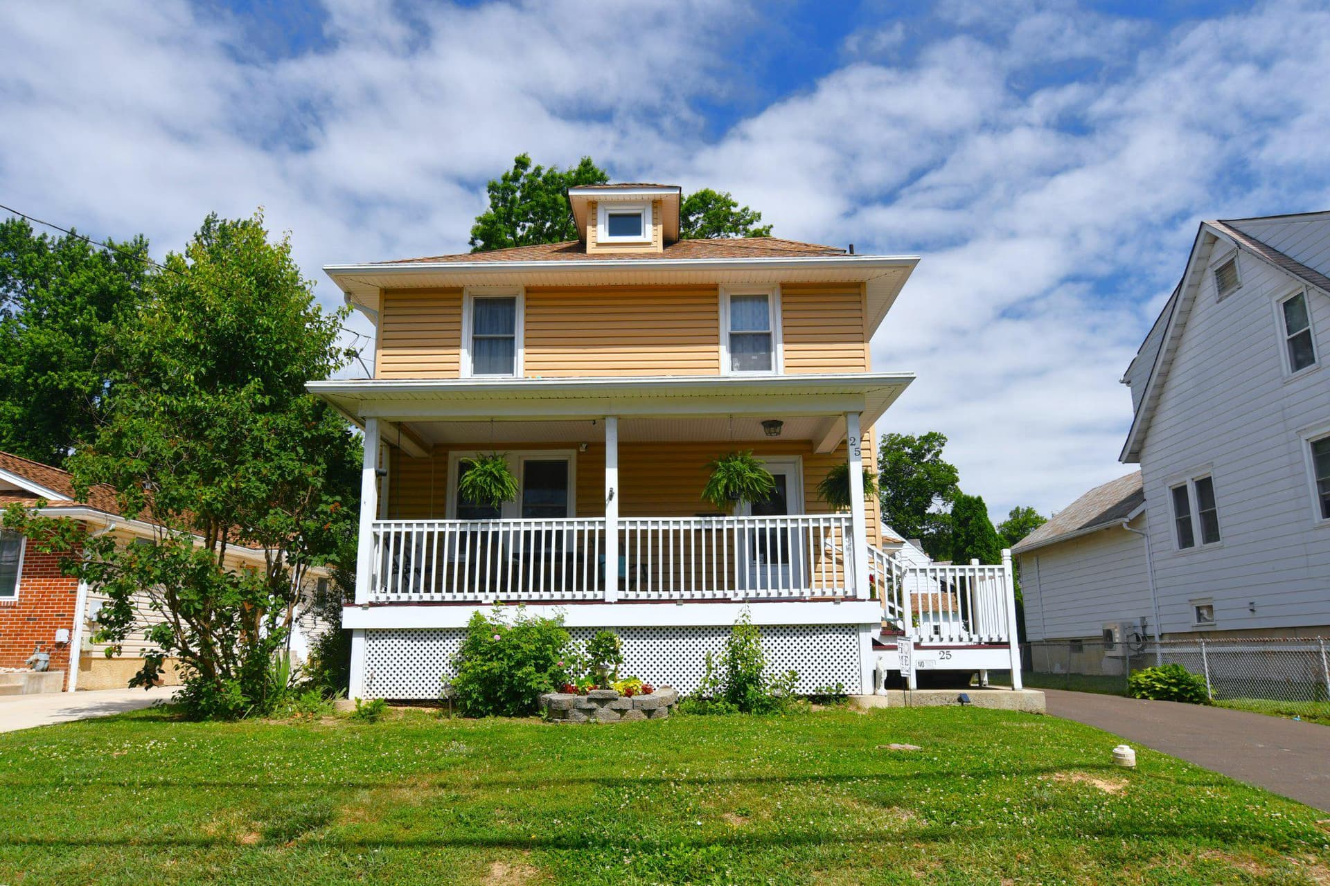 25 Center Avenue, Willow Grove
