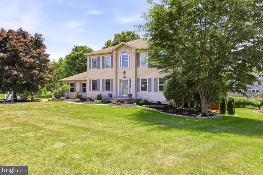 587 Weikel Road photo 2