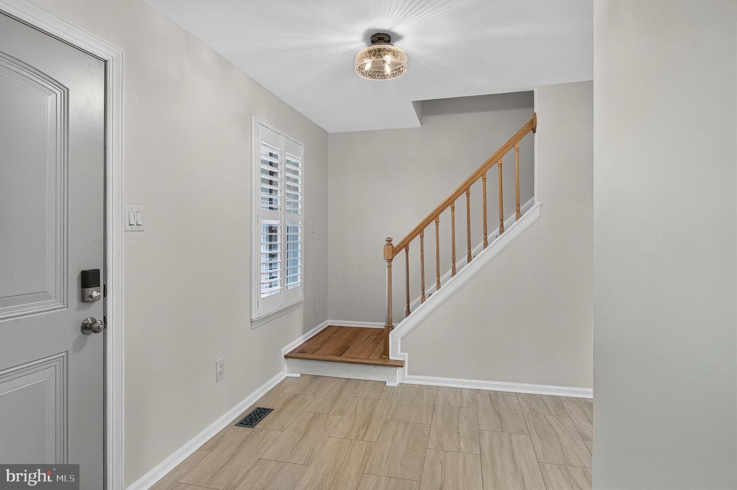 1146 Squires Way photo 5