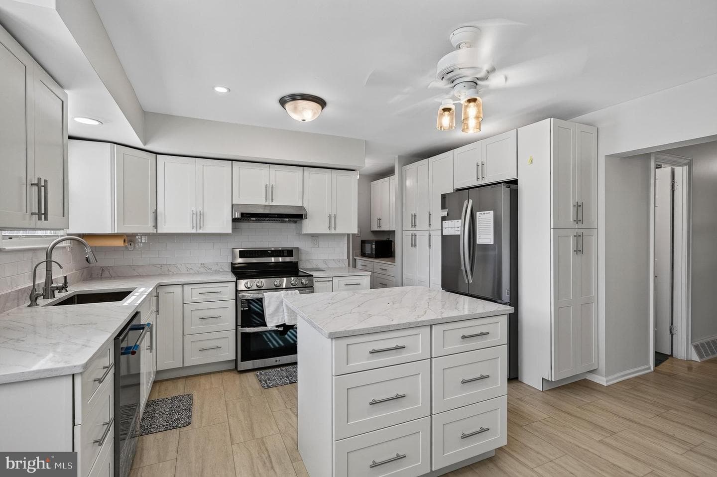 1146 Squires Way photo 9