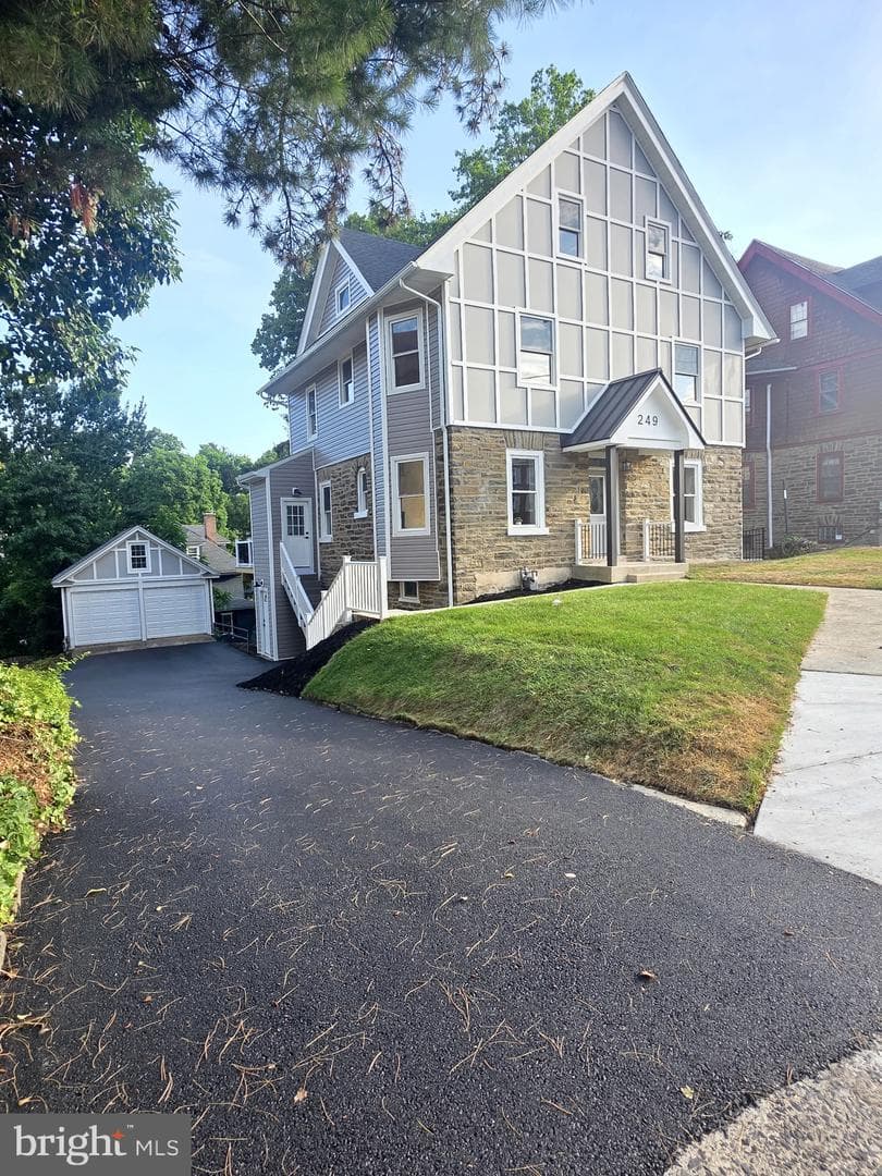 249 Washington Lane photo 3