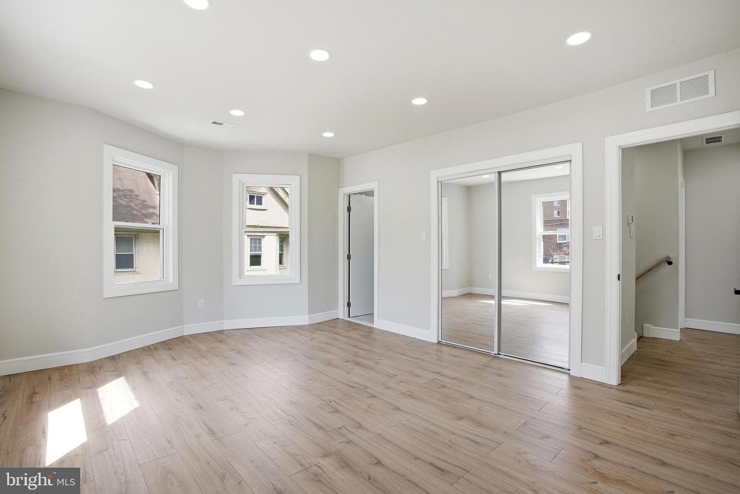 249 Washington Lane photo 30